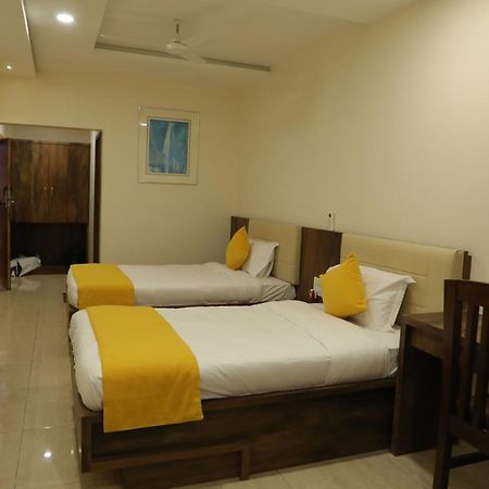 Hotel Balaji Palace Porbandar Exterior photo