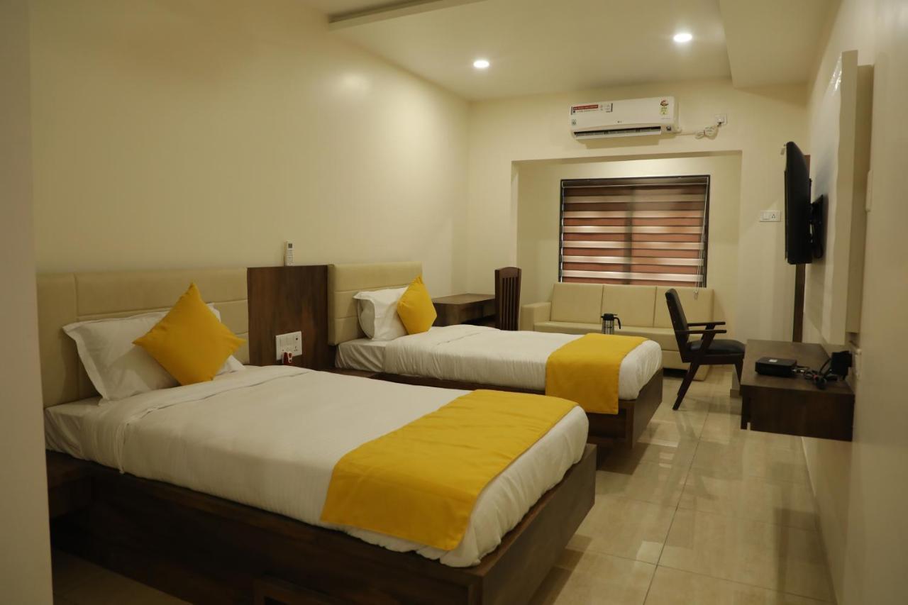 Hotel Balaji Palace Porbandar Exterior photo