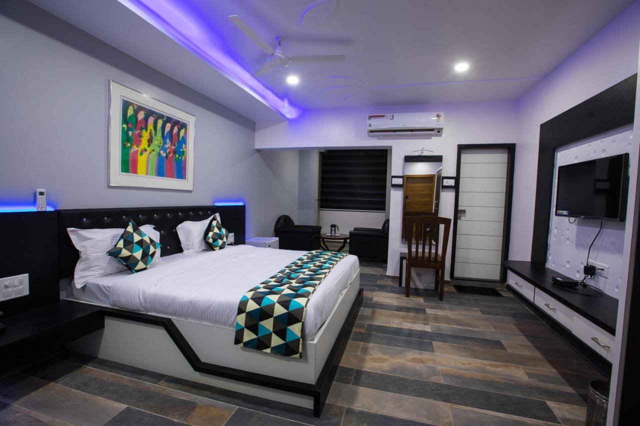 Hotel Balaji Palace Porbandar Exterior photo