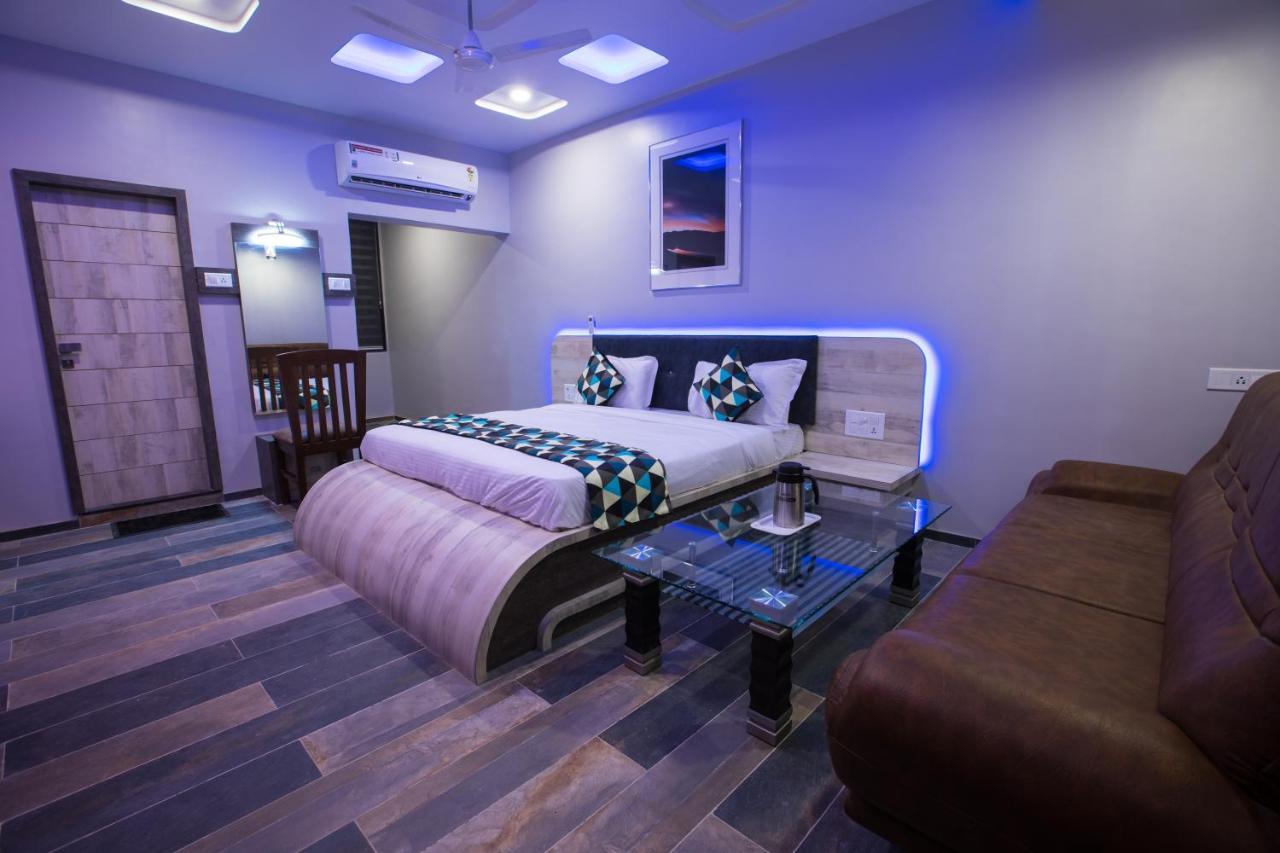 Hotel Balaji Palace Porbandar Exterior photo